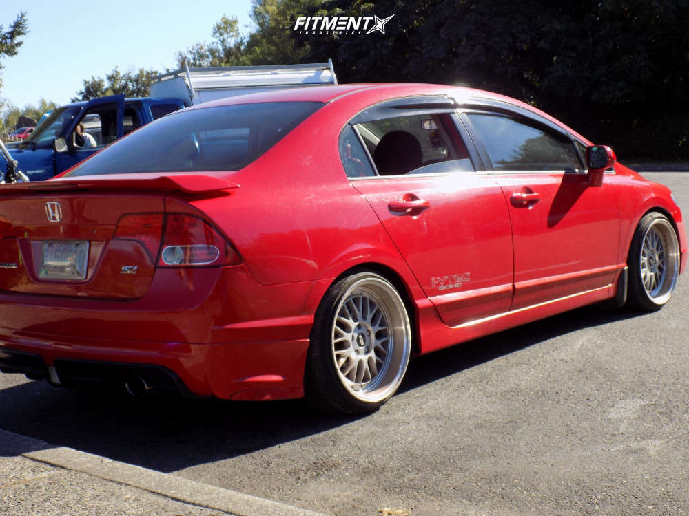 2007 Honda Civic Si 4dr Sedan (2.0L 4cyl 6M) with 18x9.5 STR 601 and Atlas  215x35 on Lowering Springs | 665797 | Fitment Industries