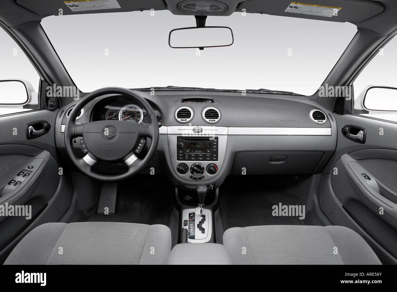 2006 Suzuki Forenza in Silver - Dashboard, center console, gear shifter  view Stock Photo - Alamy
