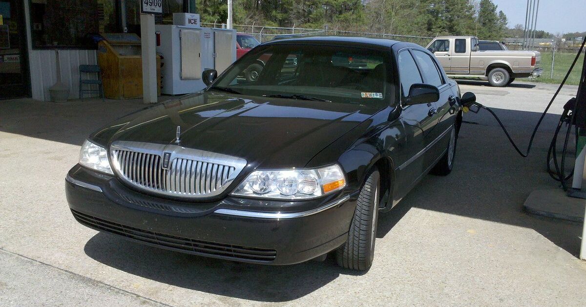 Rentin' The Blues: First Place: 2010 Lincoln Town Car Signature Limited |  The Truth About Cars