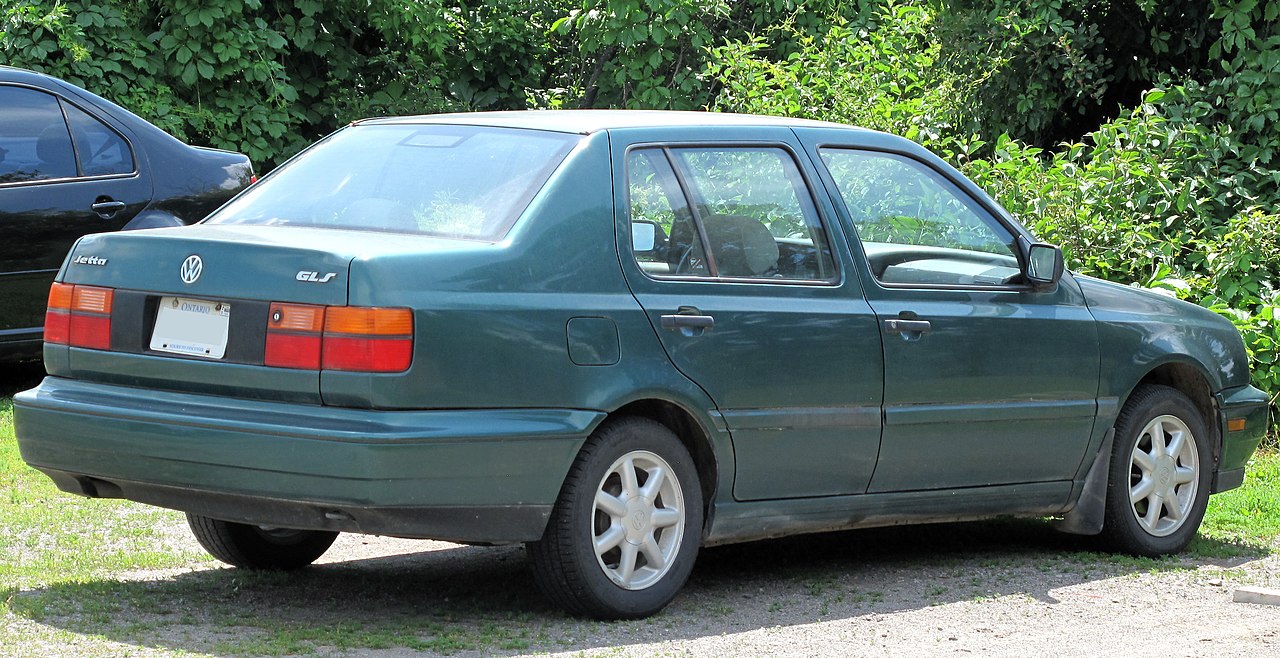 File:1997 Volkswagen Jetta GLS in Sequoia Green Metallic, Rear Right,  06-25-2022.jpg - Wikimedia Commons