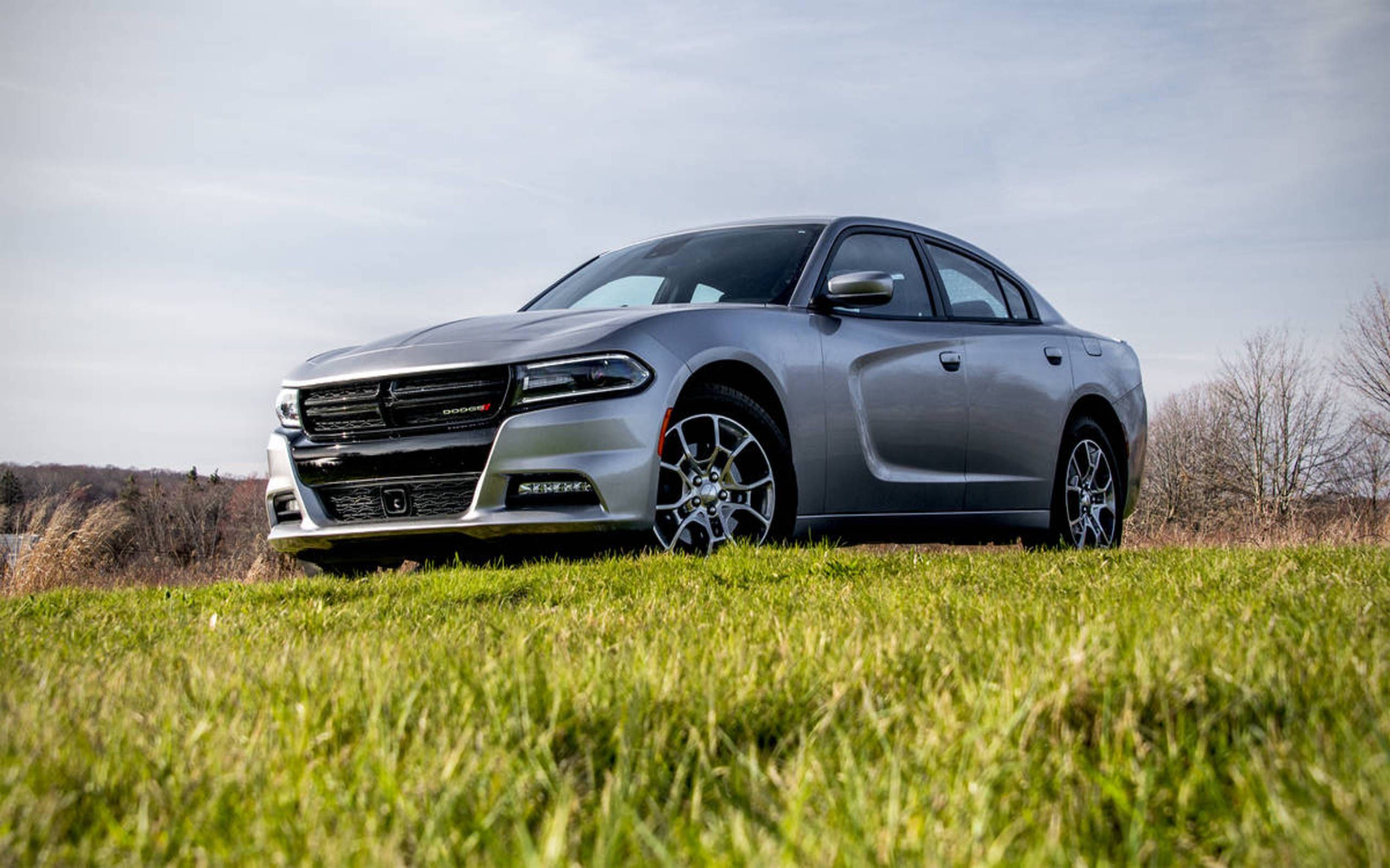 2016 Dodge Charger SXT review: A burly 'Murican sedan (thanks to the  Canadians and Italians)