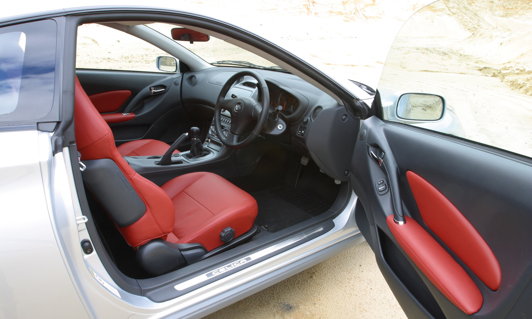 Celica Red Interior (2004 - 2006) - Toyota Media Site