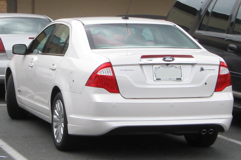 File:2010 Ford Fusion Hybrid rear -- 08-21-2009.jpg - Wikimedia Commons