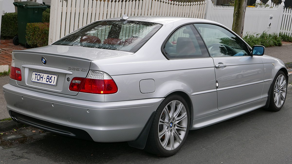 File:2004 BMW 325Ci (E46 MY04.5) Sport coupe (2015-07-24) 02 (cropped).jpg  - Wikimedia Commons
