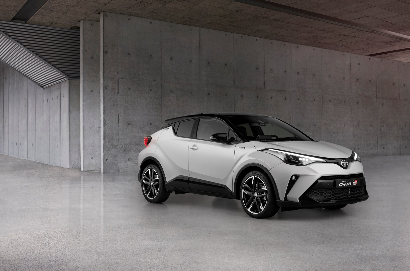2021 Toyota C-HR GR Sport Lands in Europe With Visual Flourishes and Drive  Tune - autoevolution