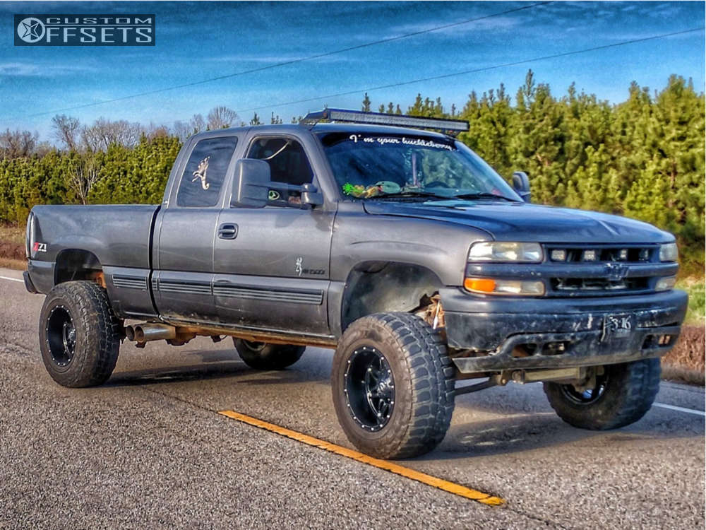 2000 Chevrolet Silverado 1500 with 18x12 -44 Fuel Hostage and 35/12.5R18  Federal Couragia Mt and Suspension Lift 6" | Custom Offsets