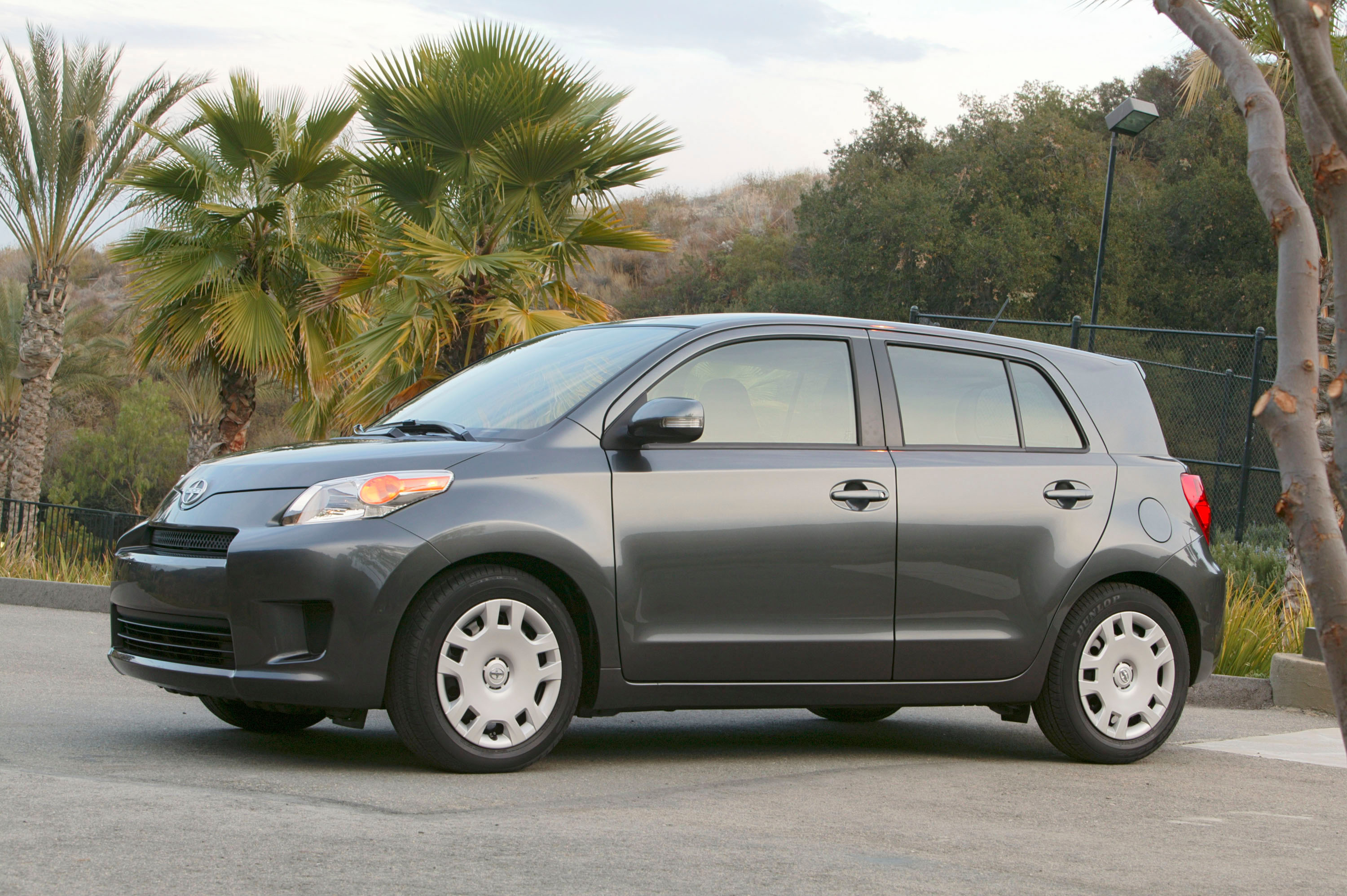 Scion xD (2010) - picture 22 of 31