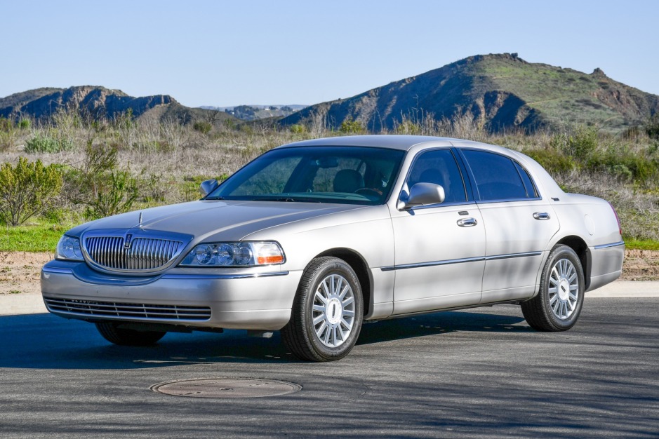 No Reserve: 2008 Lincoln Town Car for sale on BaT Auctions - sold for  $9,999 on September 28, 2022 (Lot #85,764) | Bring a Trailer