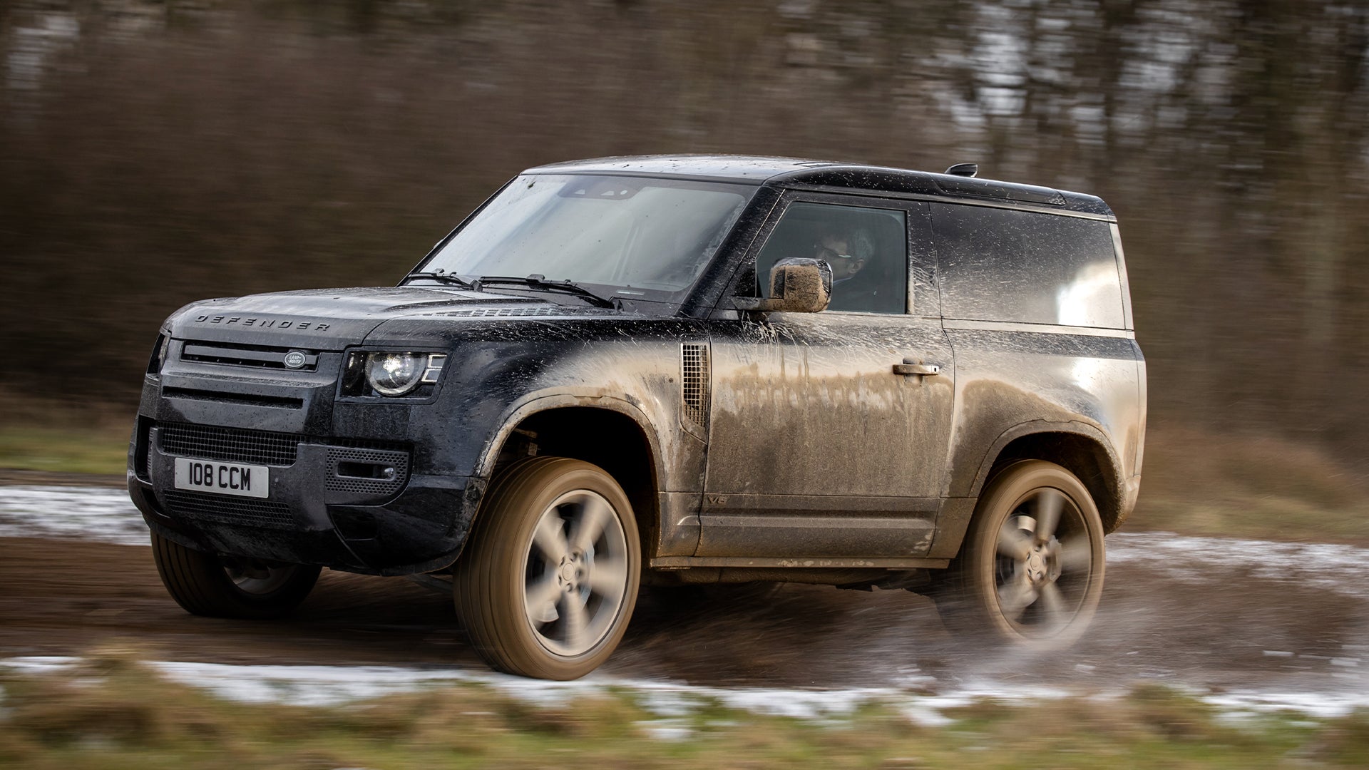 2022 Land Rover Defender V8 Jams a 5.0L, 518-HP Supercharged Mill in JLR's  Most Capable Truck