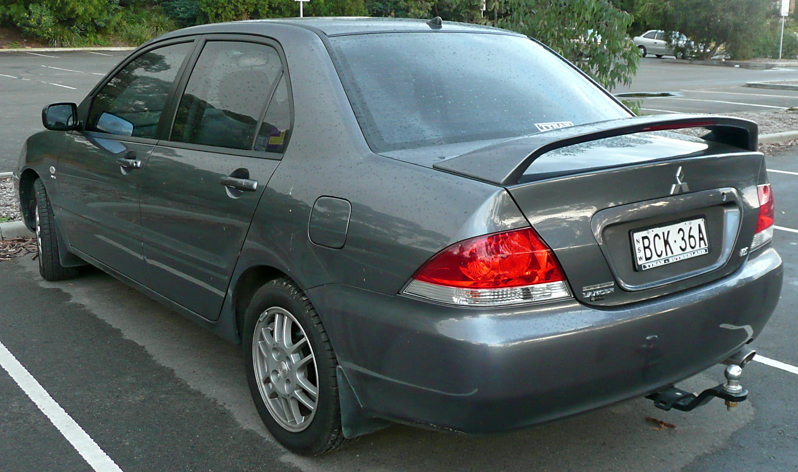 File:2006-2007 Mitsubishi Lancer (CH MY07) ES Limited Edition sedan 02.jpg  - Wikimedia Commons