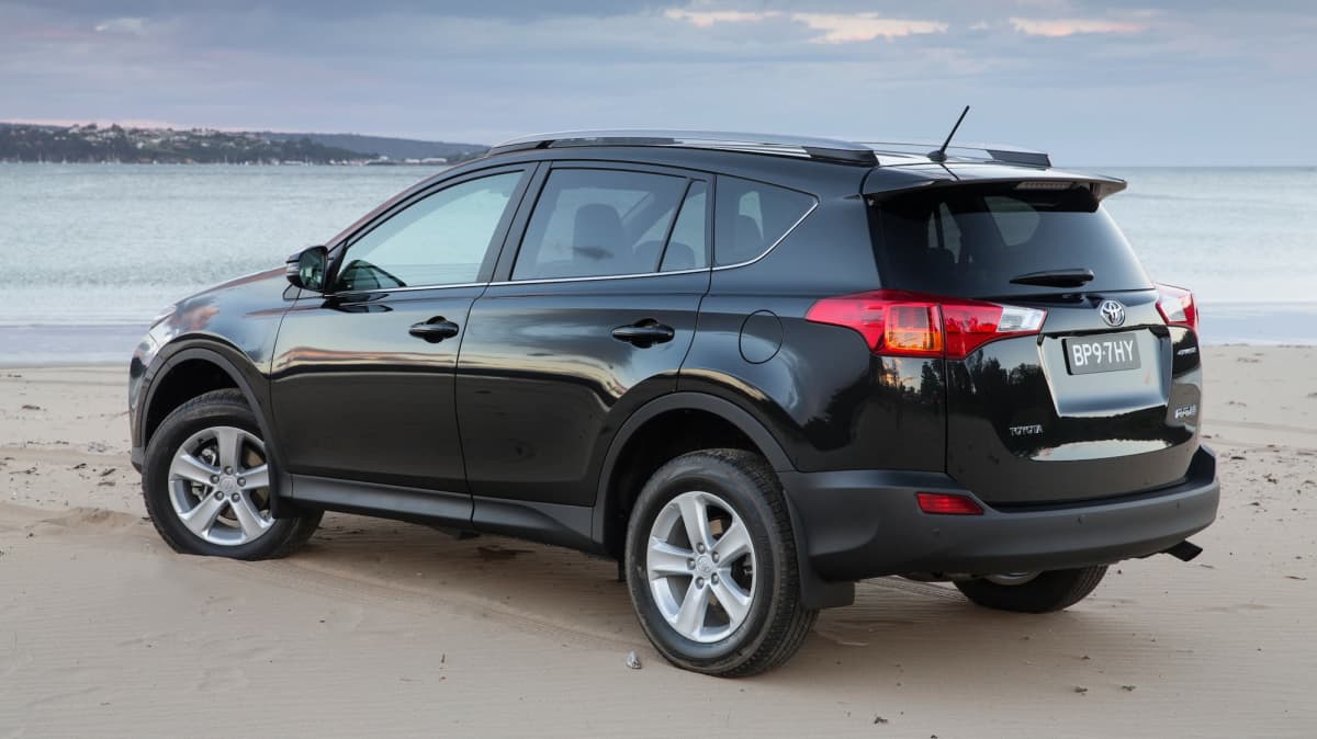 2014 Toyota RAV4 : prices up, equipment added, manual models deleted - Drive