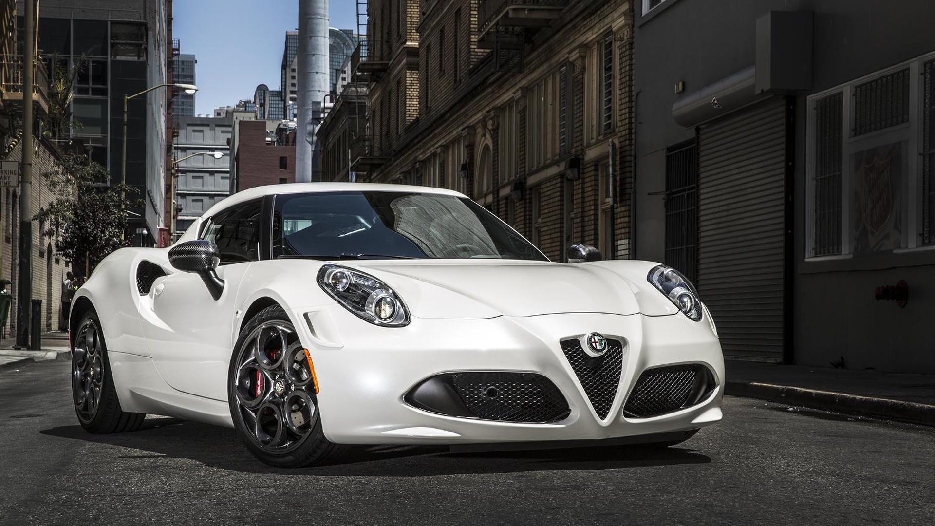Alfa Romeo details 2015 US-spec 4C, releases mega gallery