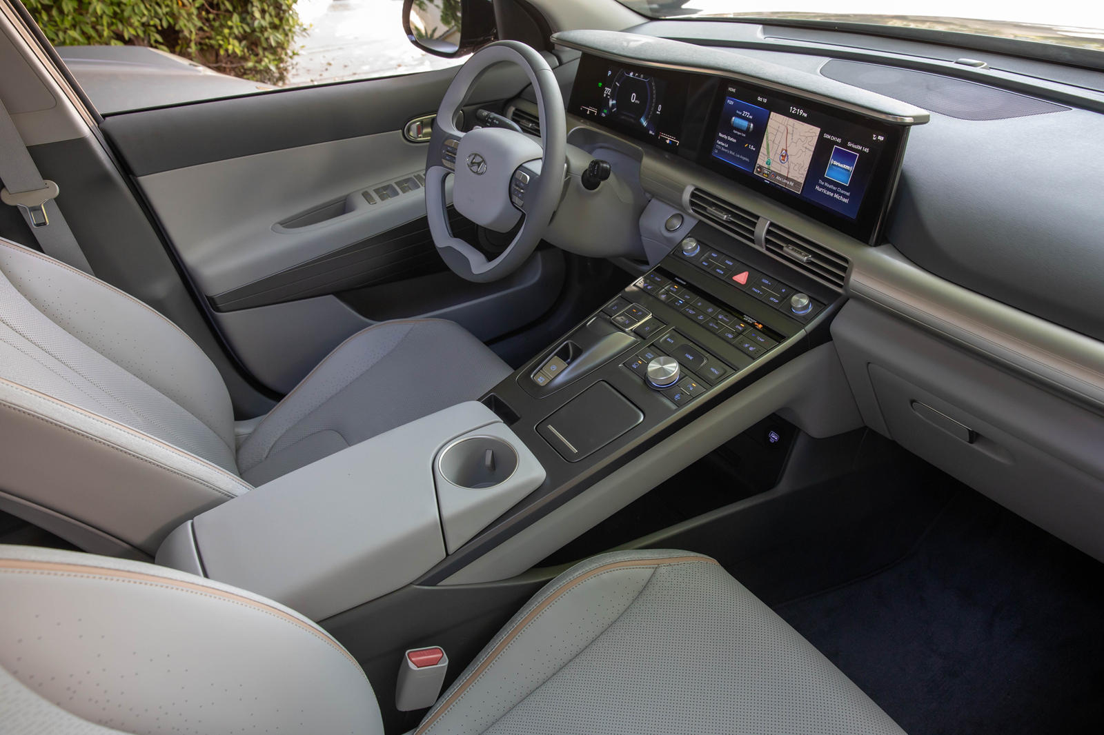 2022 Hyundai Nexo Interior Dimensions: Seating, Cargo Space & Trunk Size -  Photos | CarBuzz