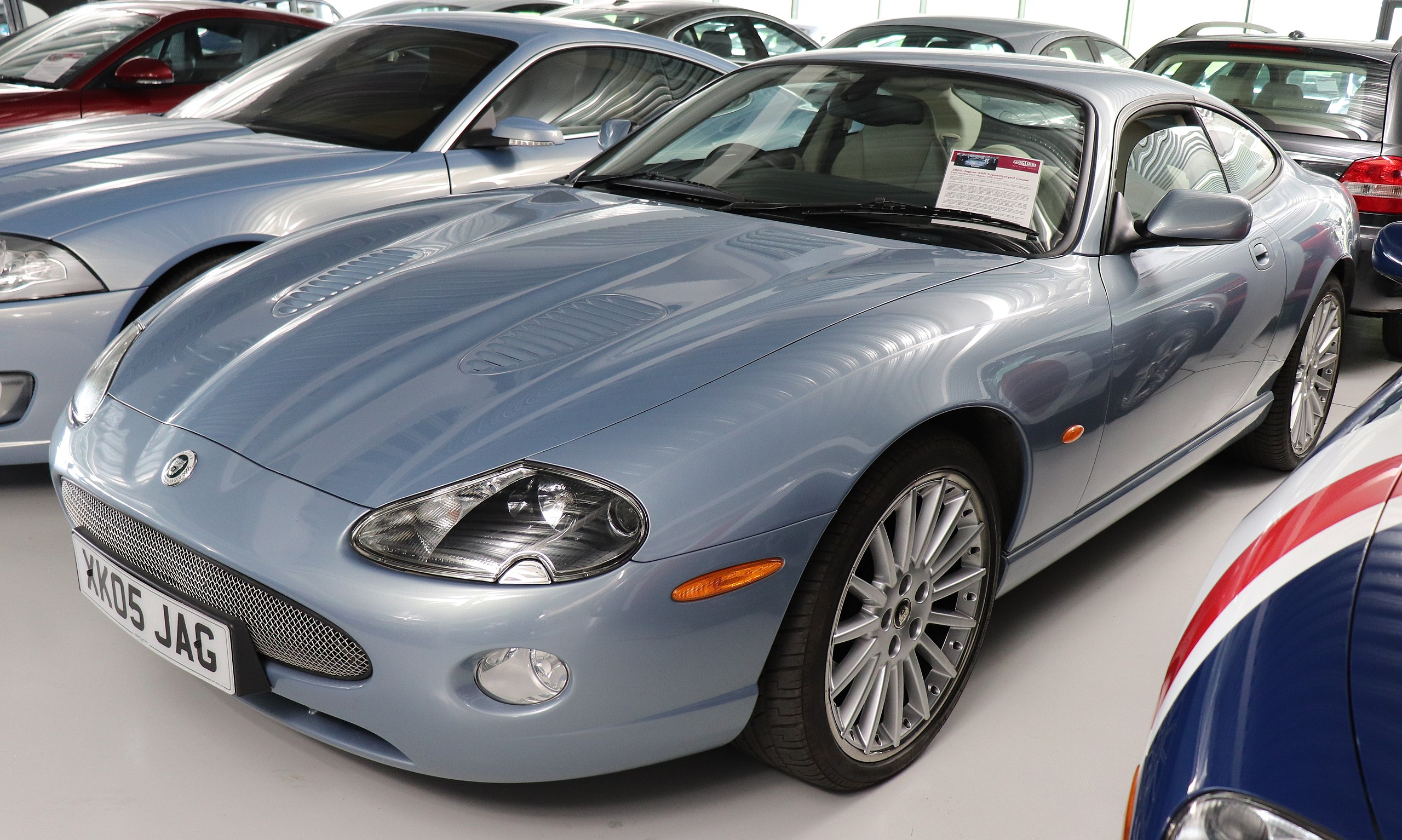 File:2005 Jaguar XKR Coupe 4.2.jpg - Wikimedia Commons