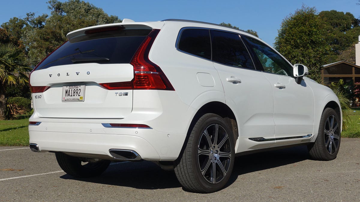 2018 Volvo XC60 T8 review: ratings, specs, photos, video, price, more - CNET
