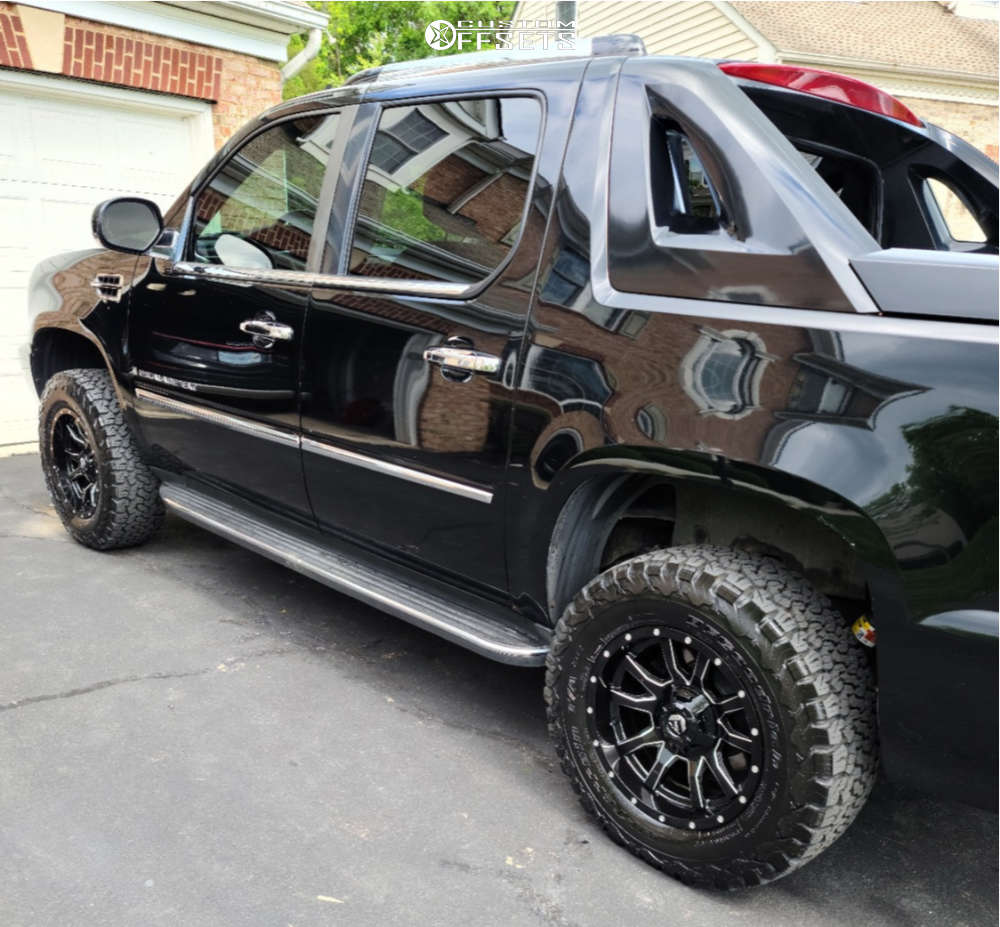 2007 Cadillac Escalade EXT with 18x9 1 Fuel Vandal and 33/9.5R18 BFGoodrich  All Terrain TA KO2 and Leveling Kit | Custom Offsets
