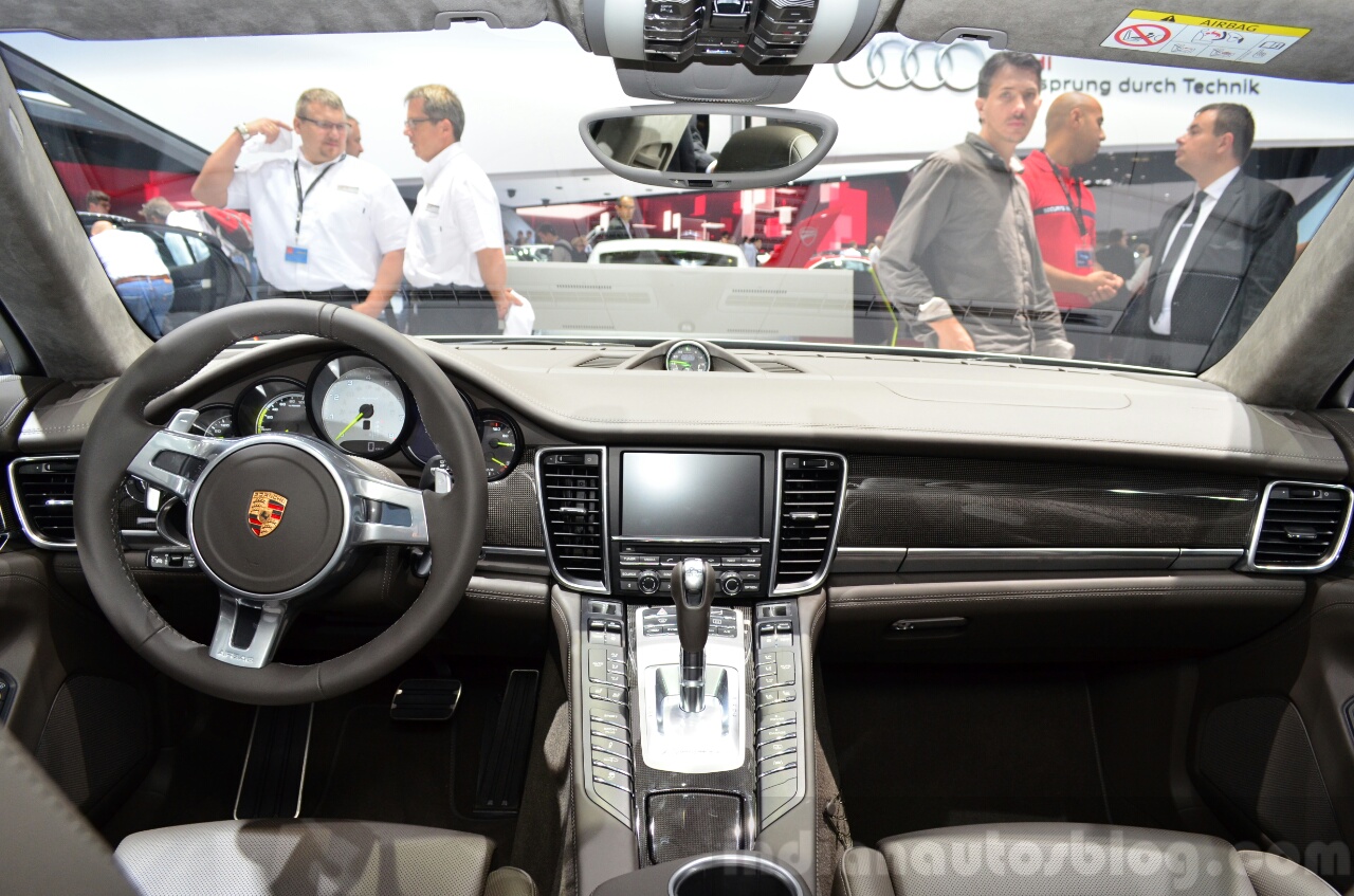 Next gen Porsche Panamera launch confirmed in H2 2016