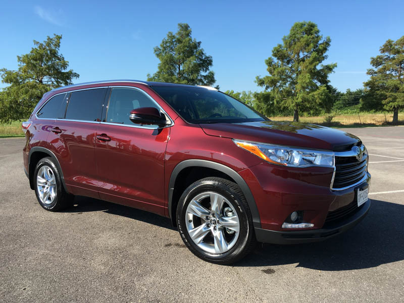 Why the 2016 Toyota Highlander Limited 3 Row SUV Could Be My Next Purchase  – A Girls Guide to Cars
