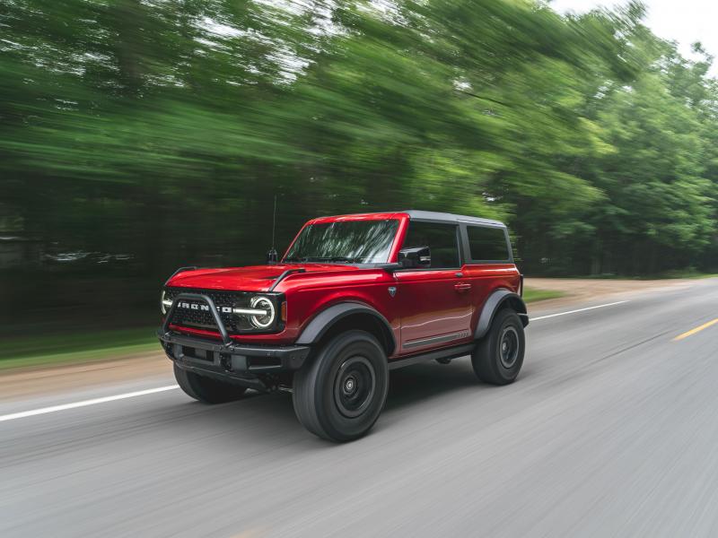 2022 Ford Bronco: Car and Driver 10Best
